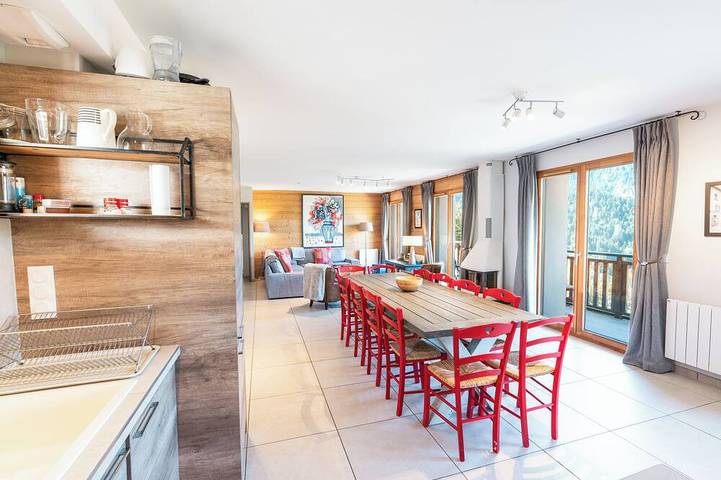 Maison pour 18 personnes, avec balcon et jacuzzi à Vaujany
