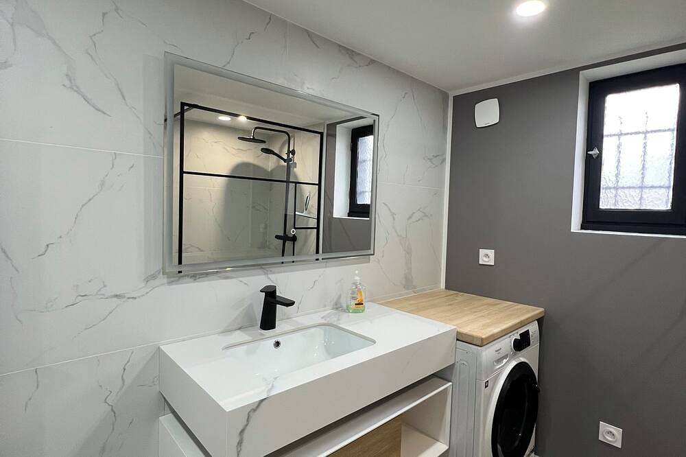 Entire apartment, Le Square - T3 luxury apartment, garden & private parking in Maubeuge, Avesnes-sur-Helpe