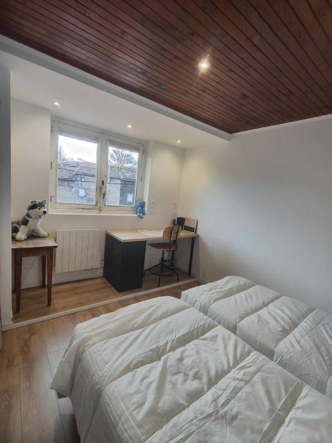 Location de vacances pour 6 personnes, avec jardin à Orcines - 4