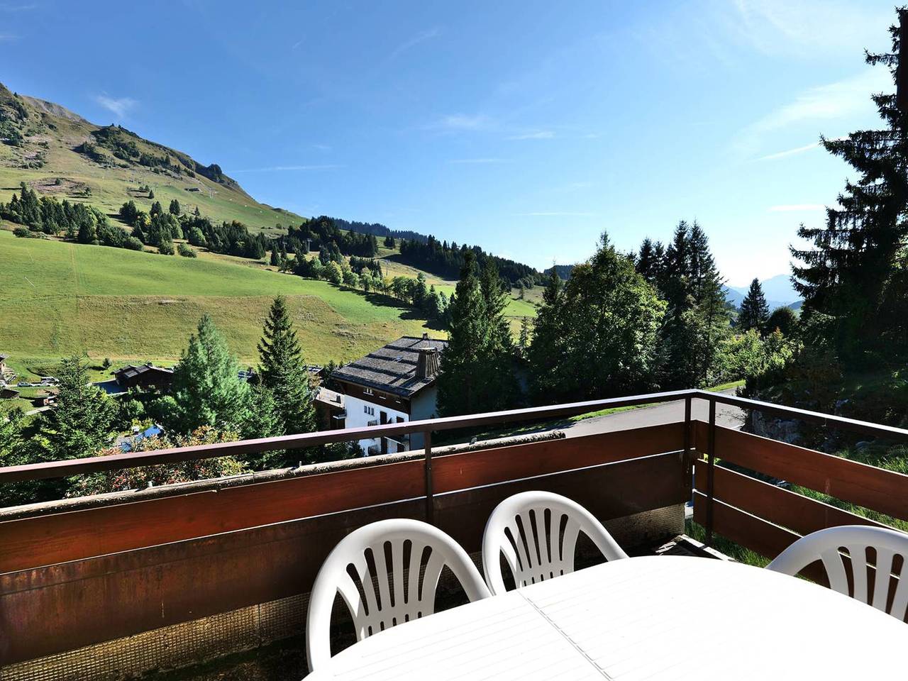 Ganze Wohnung, Komfortable 40m² Wohnung für 6 Pers. nahe Skigebiet, große Terrasse in Chinaillon, Le Grand-Bornand