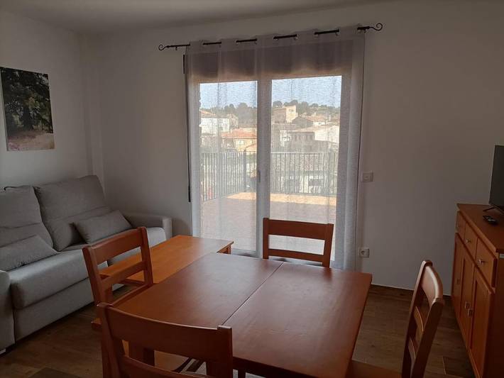 Aparthotel para 6 personas, con vistas y balcón, Familias con niños en Comarca de Teruel - 3