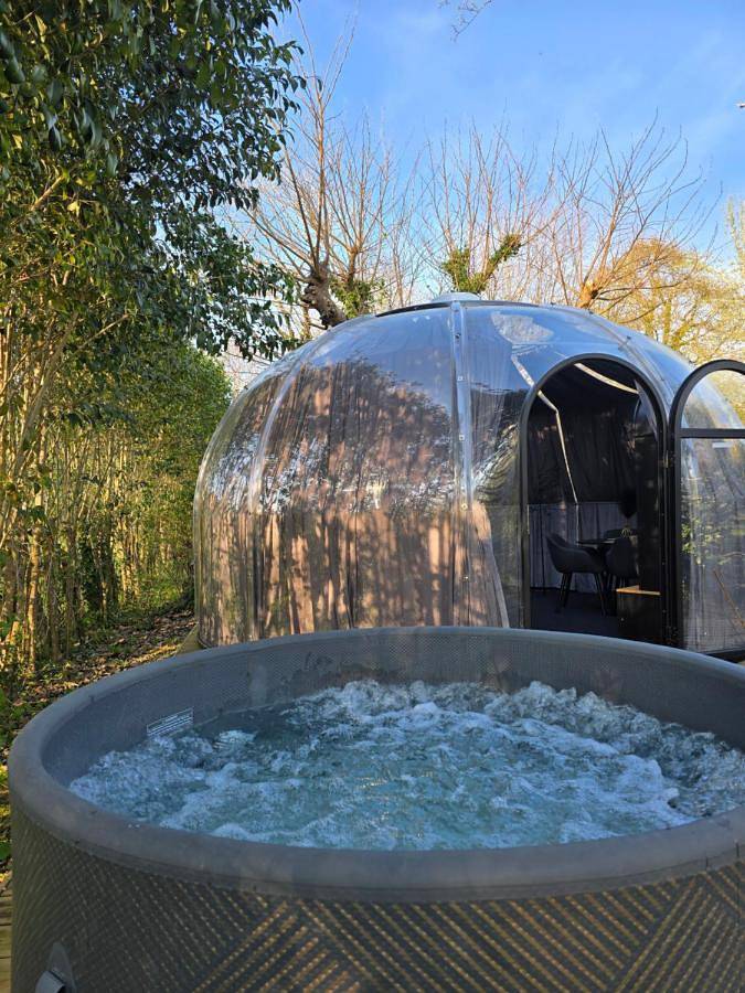 Chambre d’hôte pour 2 personnes, avec jacuzzi ainsi que terrasse et jardin à Sorde-l'Abbaye