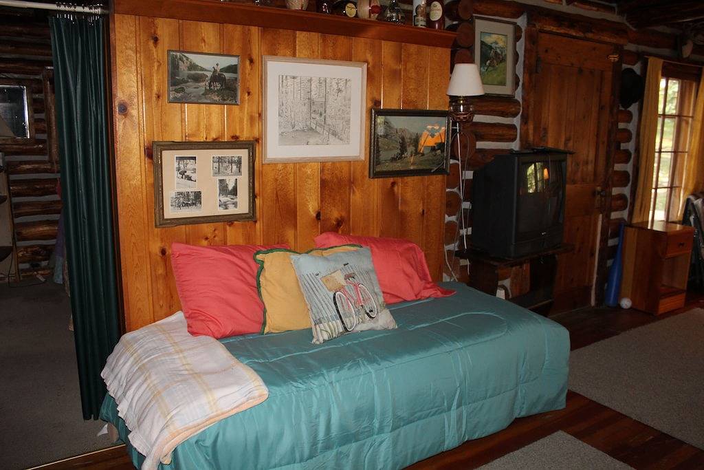 Lake House for 6 Guests in Story, Bighorn National Forest