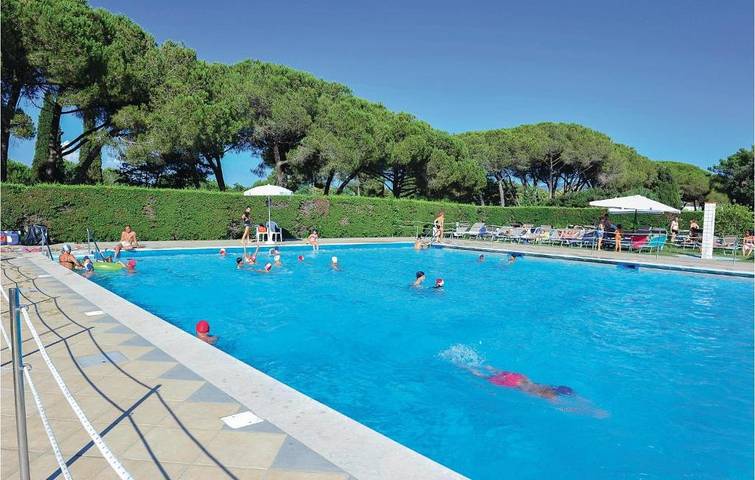 Appartamento per 2 persone, con Balcone e Terrazza nonché Giardino e Piscina per bambini a Sessa Aurunca
