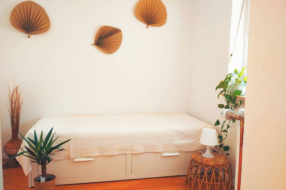 Ganze Wohnung, Helle Ferienwohnung nahe Badesee mit Garten.  Familien und Haustierfreundlich! in Berumbur, Norden und Umgebung