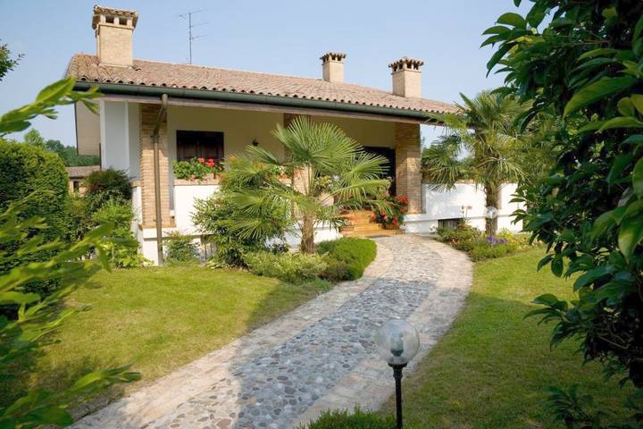 Location de vacances pour 3 personnes, avec Balcon et Jardin à Sacile