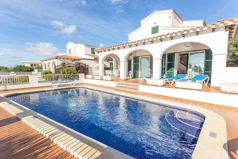 Villa Anita - Four Bedroom Villa, Sleeps 8 in Santo Tomas, Es Migjorn Gran