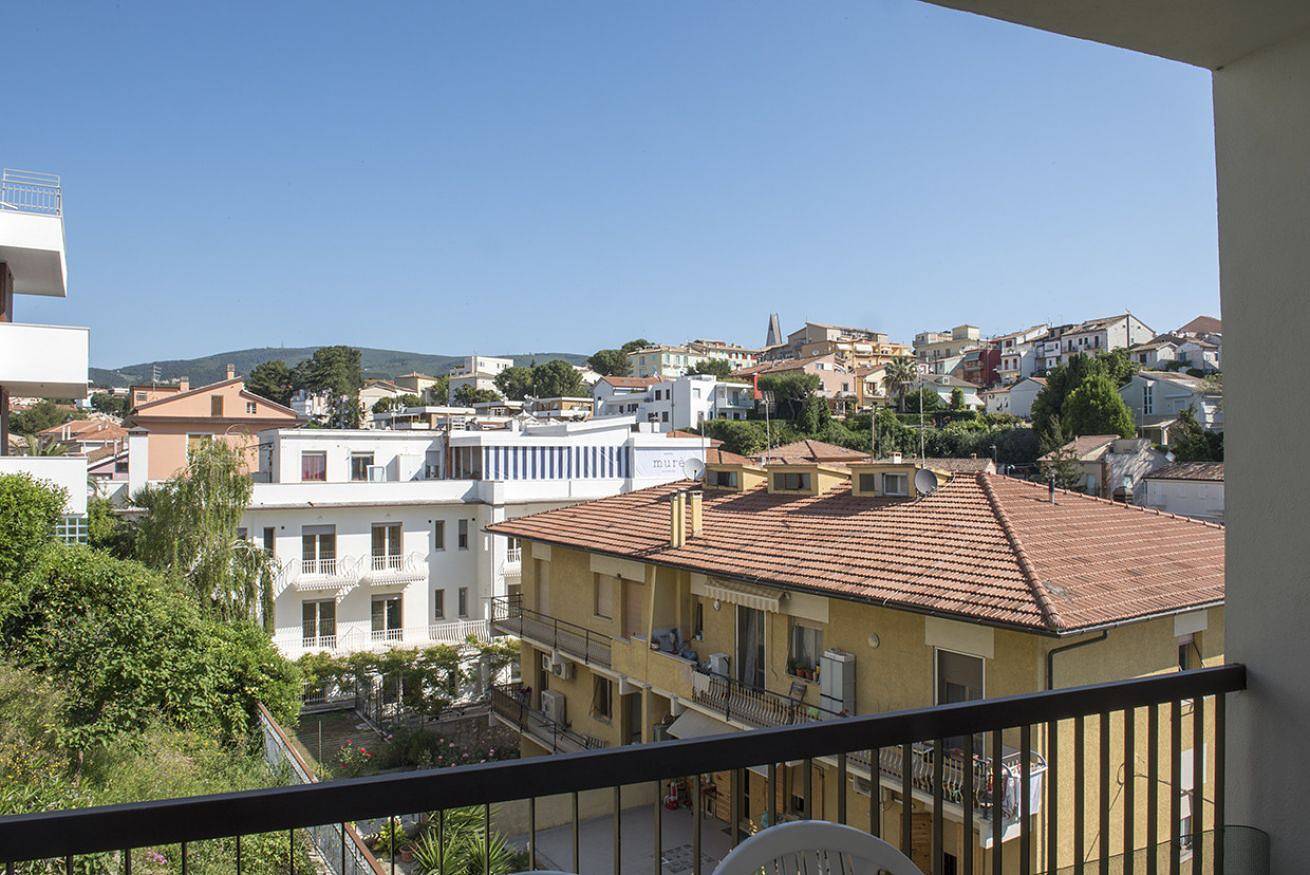 Appartement entier, N060 - Numana, apartment with garage, 100m from the sea in Numana, Riviera del Conero