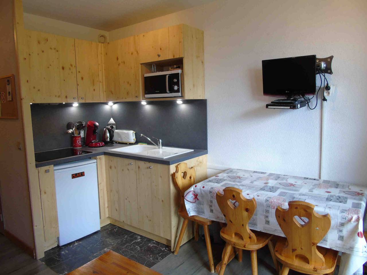 Estudio entero, Estudio acogedor para 4 personas a 50m del telecabina y comercios en Valfréjus in Valfréjus, Modane