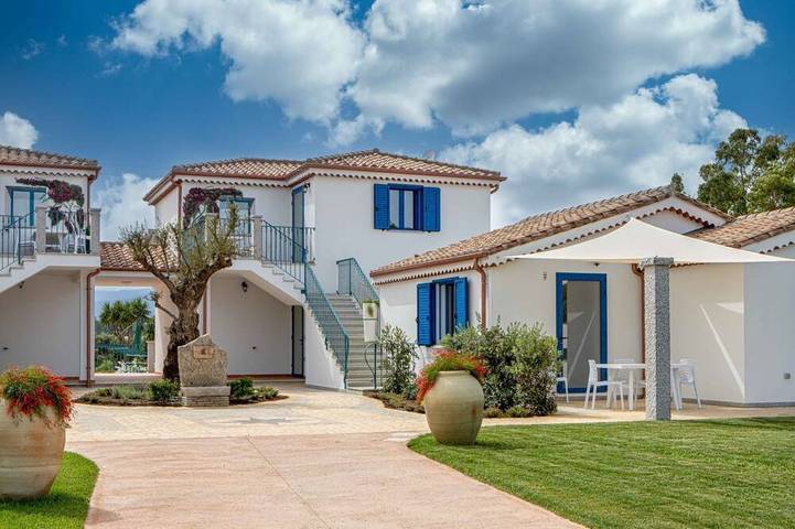 Appartement de vacances pour 5 personnes, avec balcon ainsi que piscine et jardin