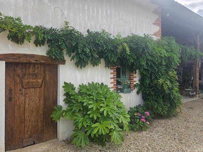 Chambre d’hôte pour 2 personnes, avec Terrasse et Jardin ainsi que Piscine et Vue dans l' Ain - 4