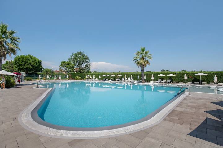 Gîte pour 4 personnes, avec bassin pour enfant et jardin, animaux acceptés à Lazise - 2