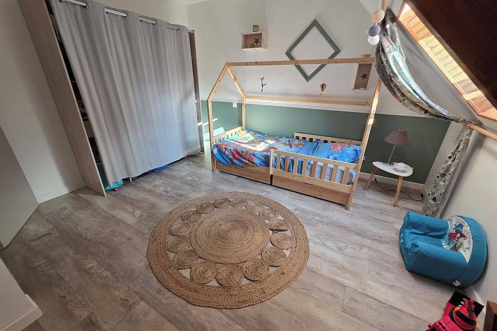 Lake View, Spacious House with Garden in Châtellerault, Vienne