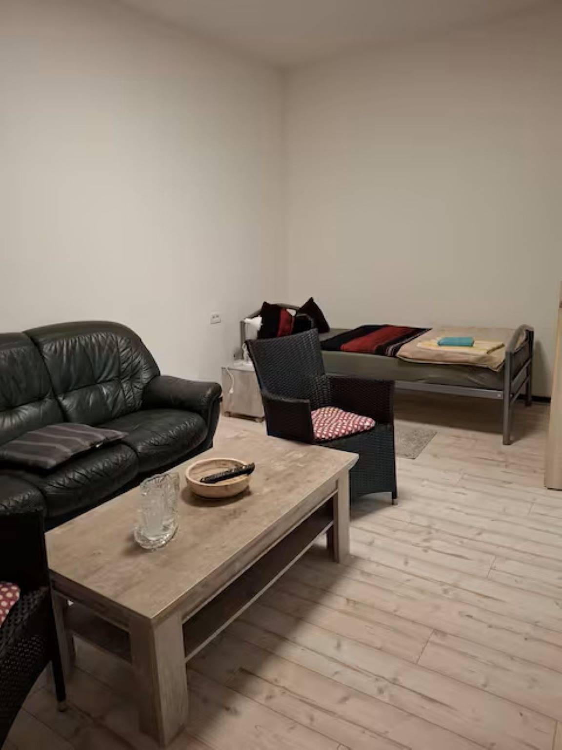 Ganze Ferienwohnung, Schöne Vollausgestattete Monteurs- Gästewohnungen / 6105 in Leuna, Saale-Unstrut