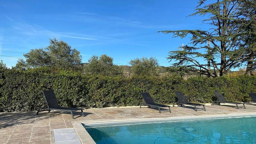 Location de vacances pour 13 personnes, avec piscine et balcon à Saint-Ambroix - 2