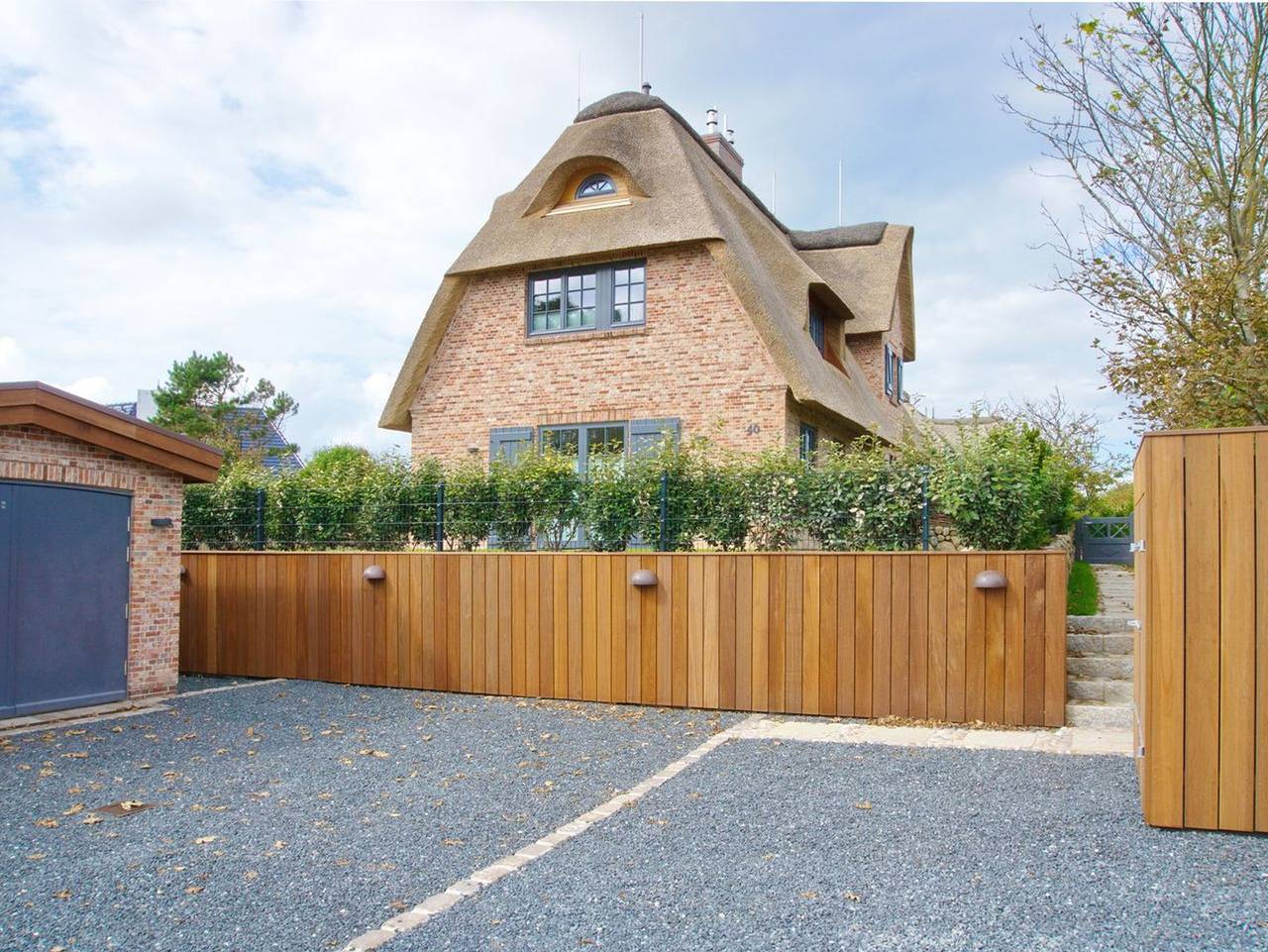 Fien to Huus - Hausteil im Ug, Eg, Og, Dg ca. 140m² Nutzfläche, keine Haustiere erlaubt. in Wenningstedt, Sylt