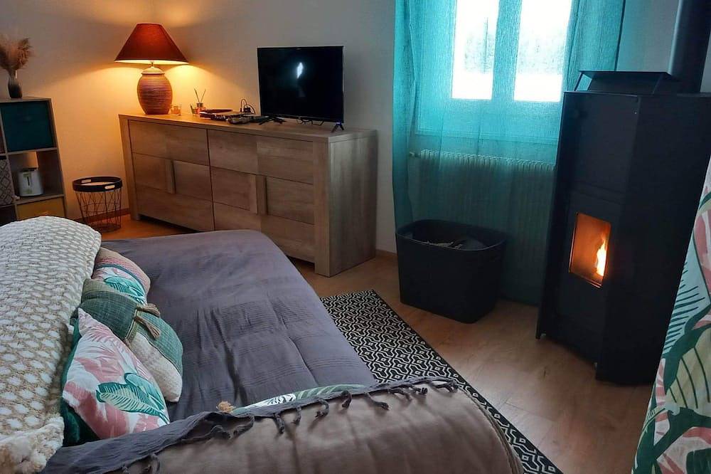 Appartement entier, \"L'Abri\" au cœur du massif du Mézenc, massages bien-être in Saint-Front, Mézenc