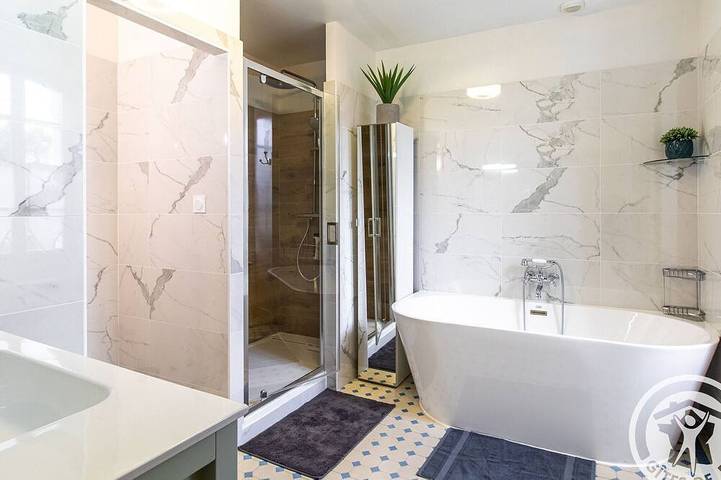 Location de vacances pour 2 personnes, avec piscine à La Ménitré - 4