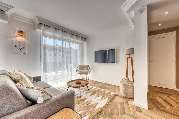 Gîte pour 4 personnes, avec terrasse dans Gare De Saint Raphael Valescure - 4