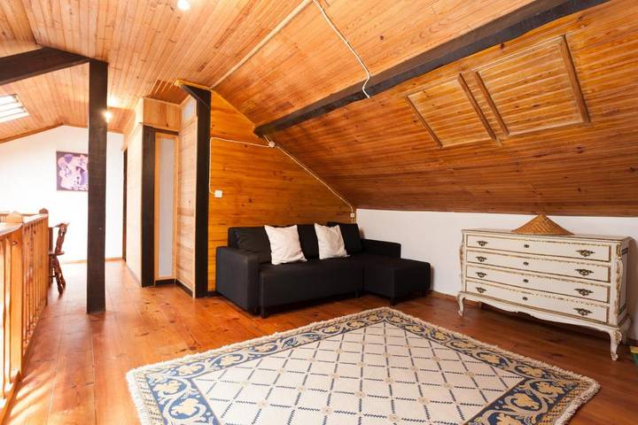 Three-Bedroom House in São Pedro da Cadeira, Distrito de Lisboa