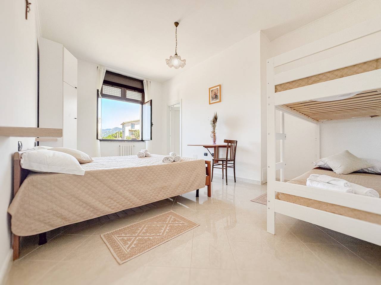 Camera familiare con bagno privato e vista mare in Gonnesa, Iglesiente