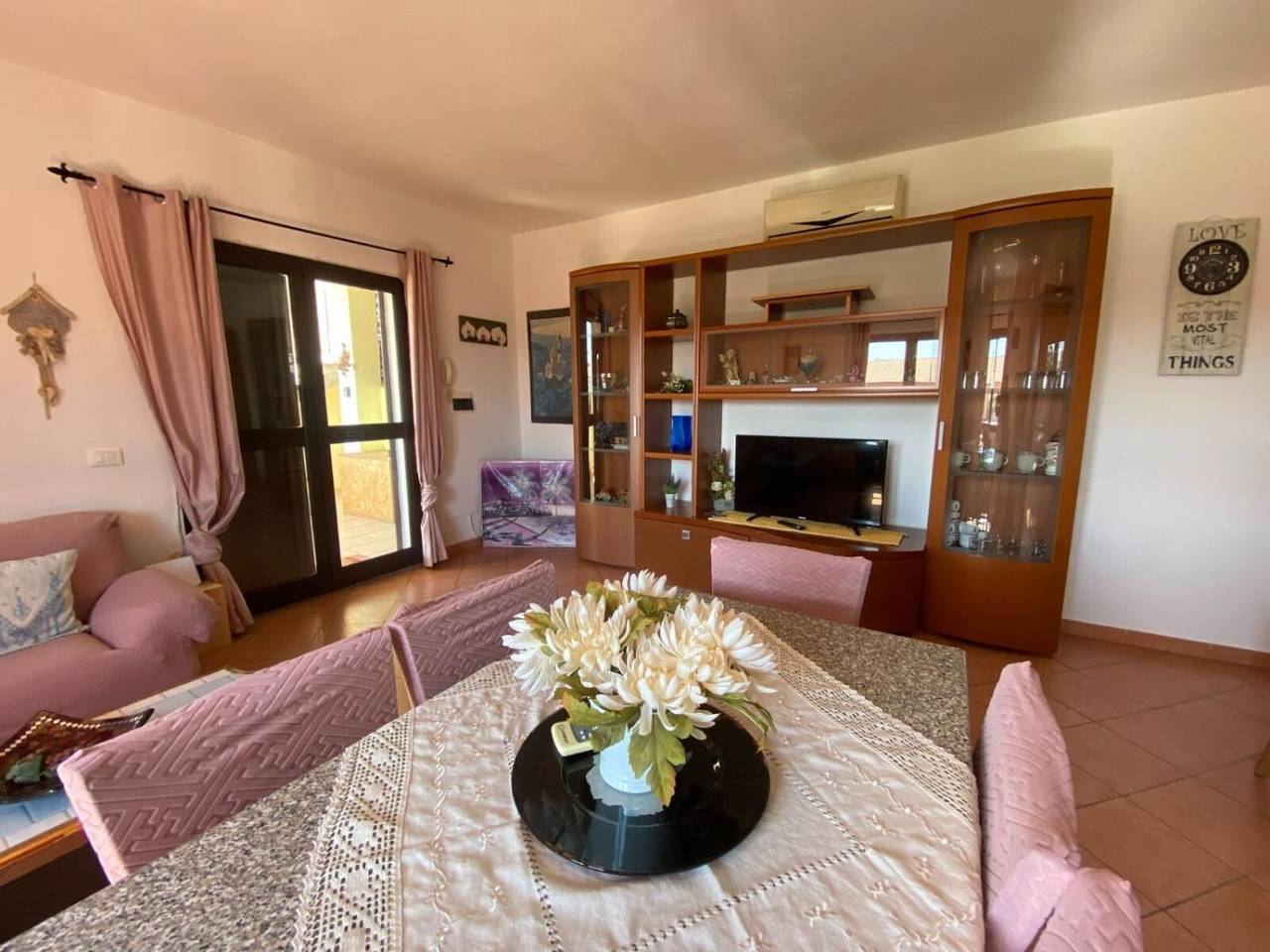 Entire apartment, Apartment 'Pupureddu Con Terrazza' with Private Terrace and Air Conditioning in Olbia, Gallura