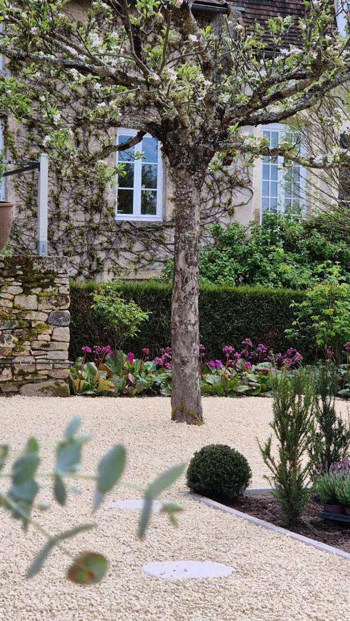 Chambre d’hôte pour 2 personnes, avec jardin ainsi que vue et piscine à Autun - 4