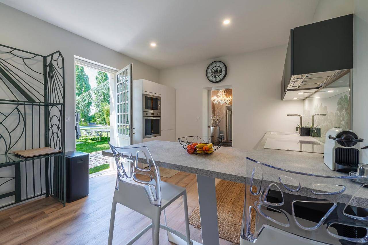 Five-Bedroom House in Vivy, Vallée de la Loire
