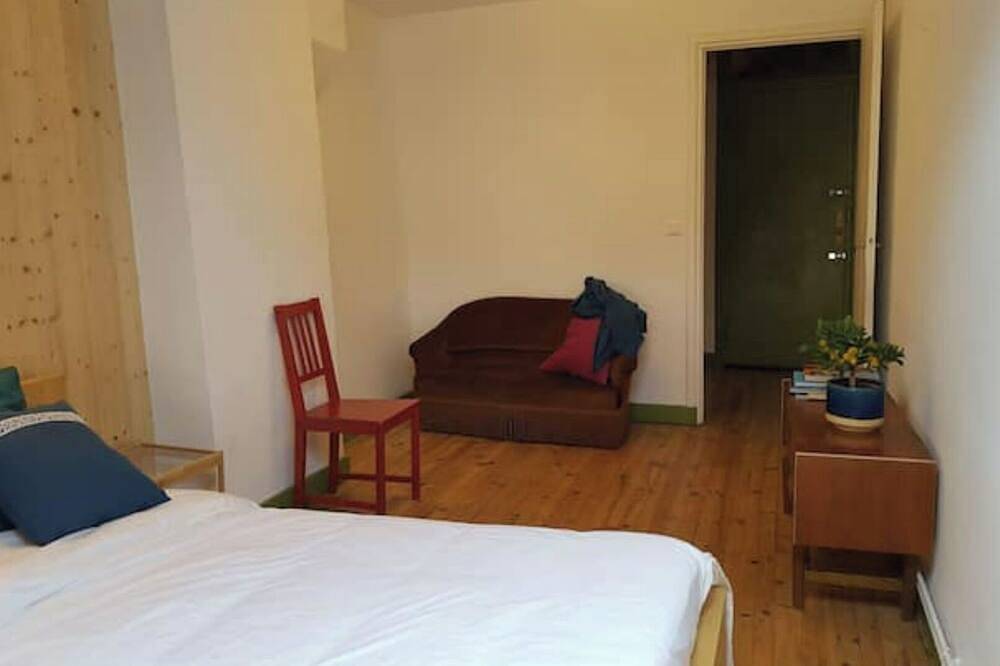 Entire apartment, Le Vélo Rouge, apartment in the heart of the old town in Le Puy-en-Velay, Haute-Loire