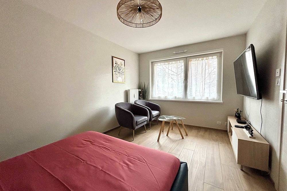 Entire apartment, New Apartment Just 1 Min from the Basel Border in Saint-Louis, Mulhouse region