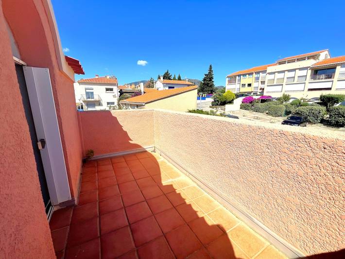 Gîte pour 6 personnes, avec terrasse dans Plage des Elmes - 4