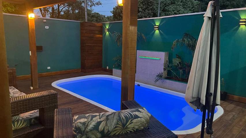 Casas e apartamentos de temporada para 8 pessoas, com piscina e balcão no Mato Grosso do Sul