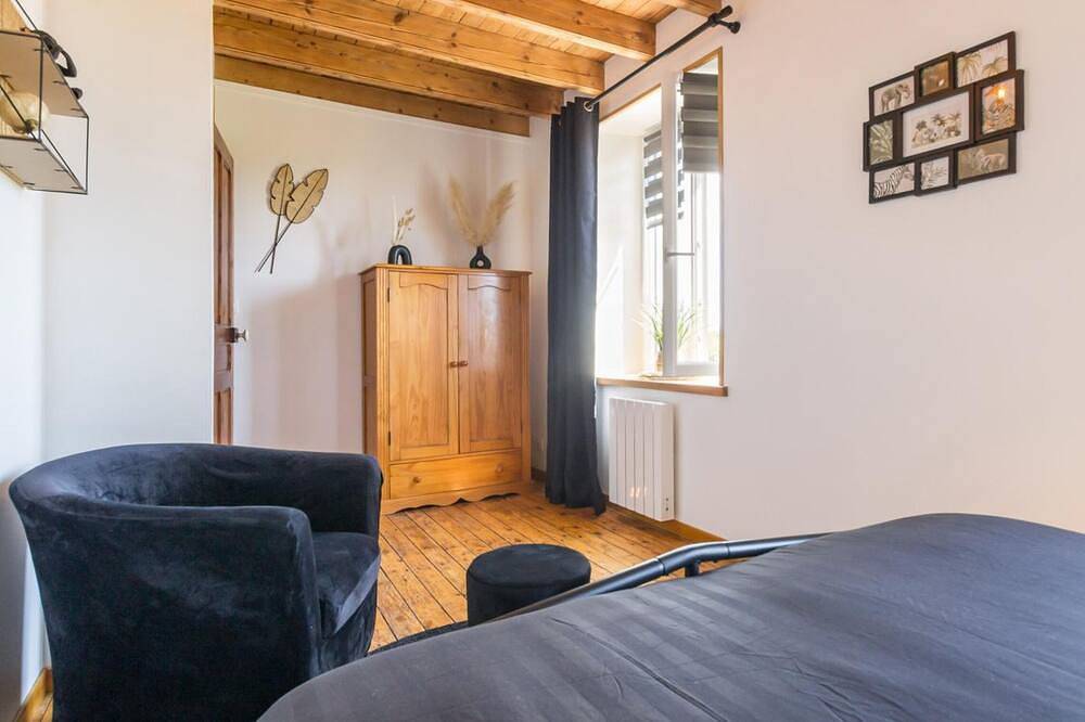 Charming Normandy house with wood stove and garden, near D-Day beaches in Videcosville, Cherbourg region