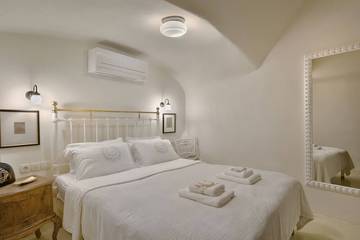 Villa for 6 People in Ormos Ammoudiou, Oia, Photo 2
