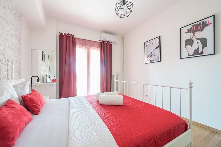 Appartement entier, Superb Acropolis view 3 bedroom apartment in historical center. in Section centrale d'Athènes, Athènes