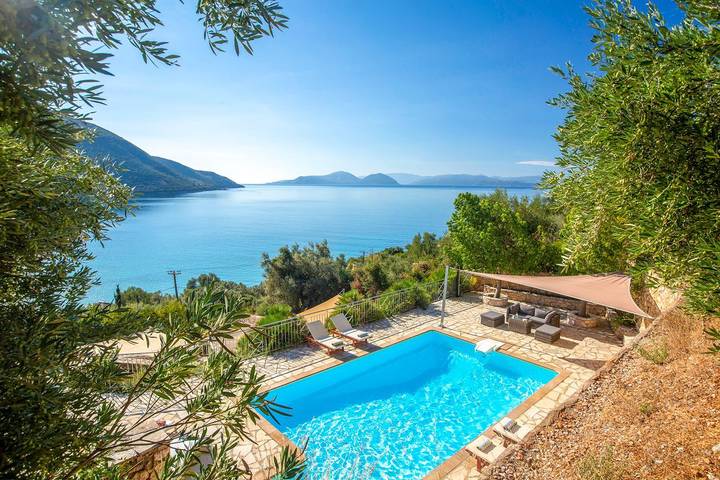 Villa για 8 άτομα, με ταράτσα και κήπο καθώς και μπανιέρα υδρομασάζ στη Λευκάδα