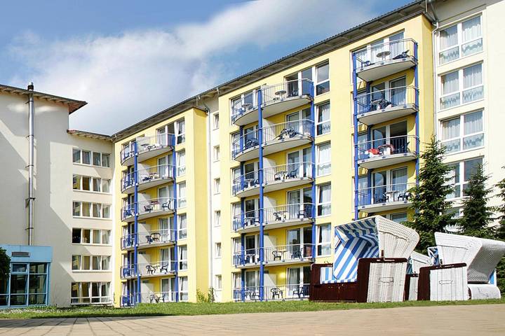 Ferienpark für 4 Personen, mit Balkon und Sauna sowie Pool, mit Haustier in Binz