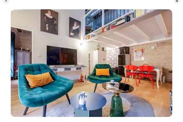 Gîte pour 4 personnes, avec piscine dans Place aux Herbes