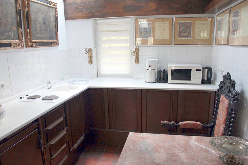 Wohnen im Rittergut: Historische Ferienwohnung \"Mathilde von England\" in Bochum, Ruhrgebiet