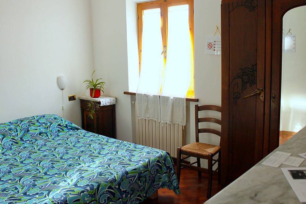 Room in the Tuscan countryside in Capannoli, Pisa Provinz