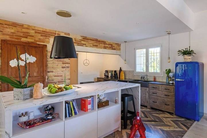 Gîte pour 8 personnes, avec piscine à Vénéjan - 4