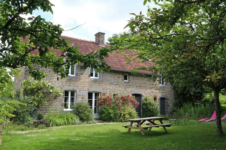 Gîte pour 10 personnes, animaux acceptés