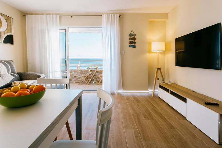 Apartamento para 6 personas, con jardín además de vistas y piscina, Se admiten mascotas en Sueca