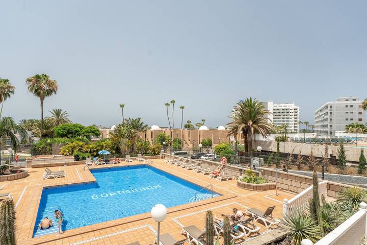 Estudio entero, Estudio vacacional 'Sissy' con vistas al mar, Wi-Fi y aire acondicionado in San Eugenio Alto, Adeje