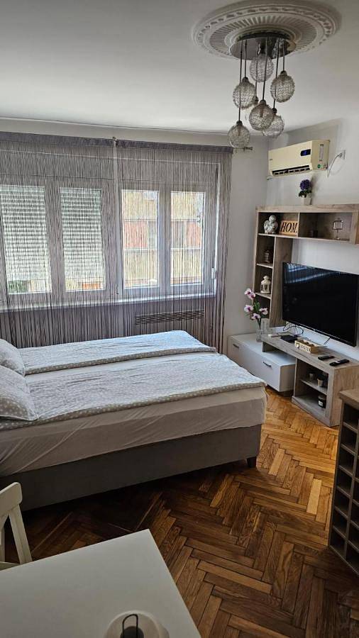 Ferienwohnung für 3 Personen, mit Terrasse und Pool sowie Sauna und Ausblick in Belgrad - 4