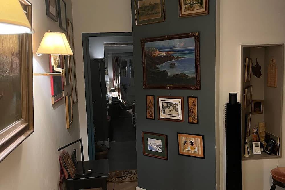 Appartamento intero, 2-room apartment like a house in Parigi, Ile-de-France