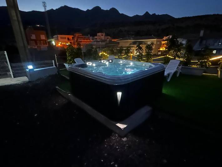 Gîte pour 4 personnes, avec Balcon et Terrasse ainsi que Jacuzzi et Jardin dans Bolnuevo - 3