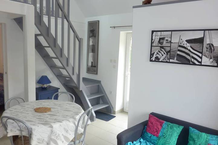 Petite maison de pêcheur avec jardin clos à 800 m des plages de sable in Kerlouan, Région de Brest