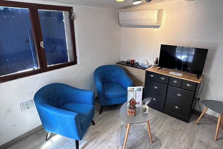 Gîte pour 2 personnes, avec terrasse ainsi que piscine et jardin à Allauch - 4