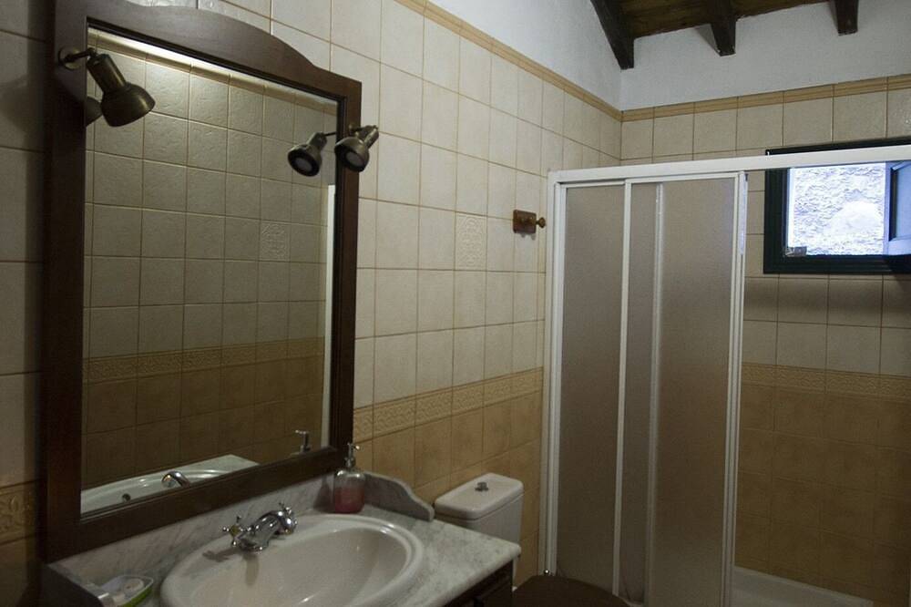 Sofia-Double ou Twin-Cottage-Sdb privée avec douche-Vue mer in El Tabaibal, Hermigua